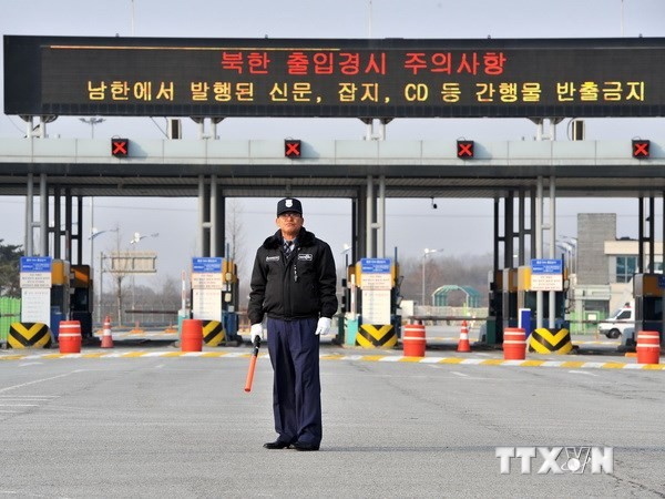 Две Кореи возобновили переговоры по совместной промзоне Кэсон  - ảnh 1